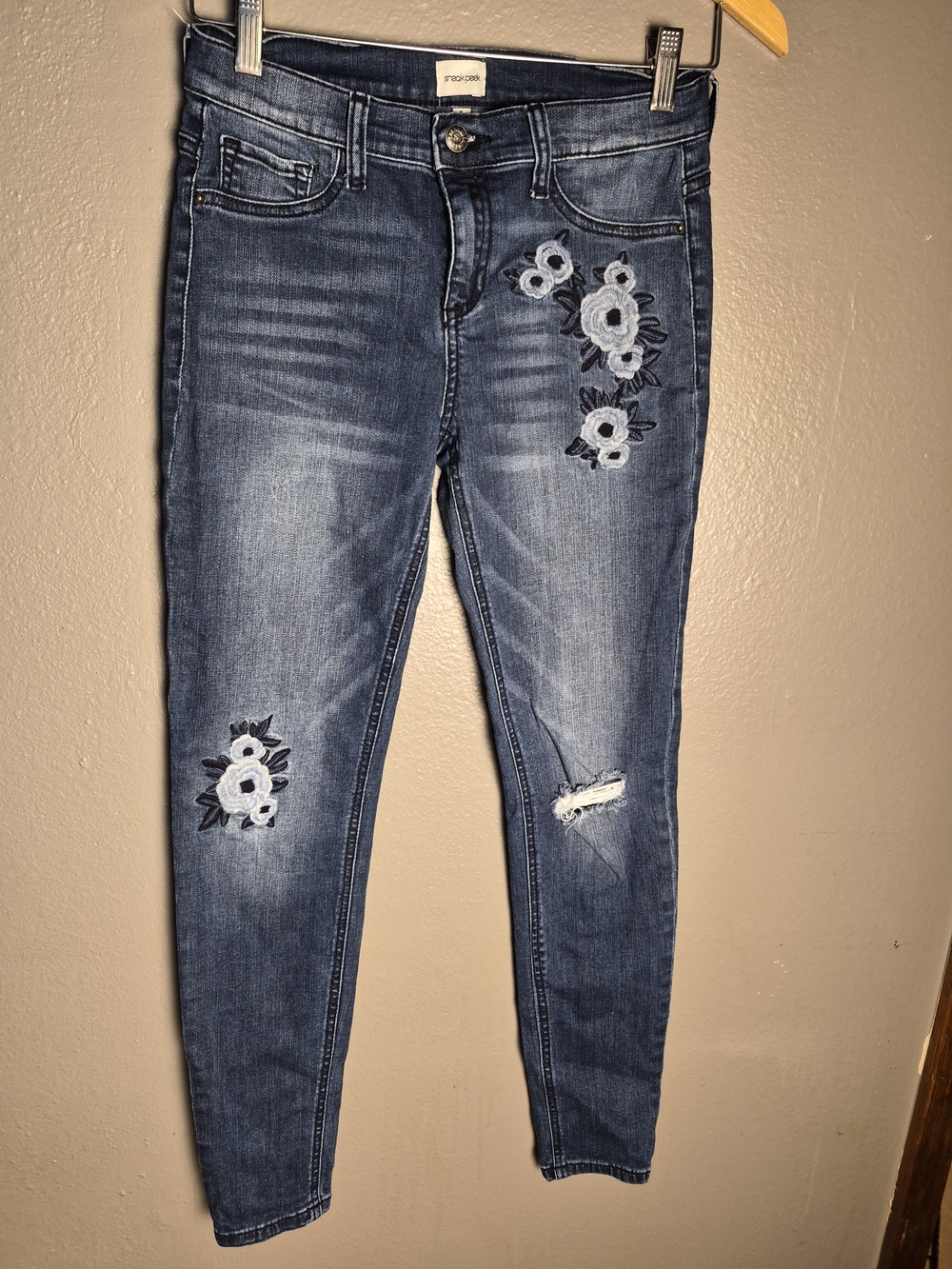 Sneak Peek Women’s Blue Embroidered Skinny Jeans -